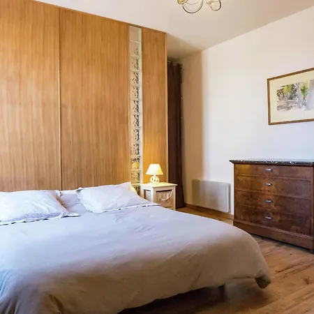 בית נופש In Beziers With Pool And Vineyard *