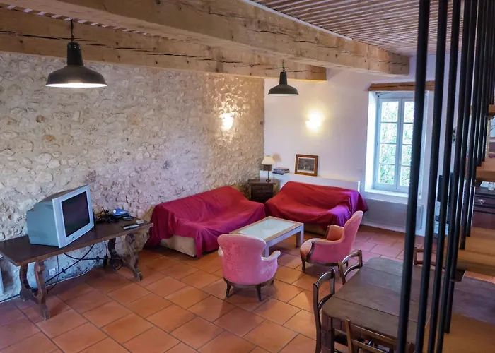 Дом отдыха In Beziers With Pool And Vineyard